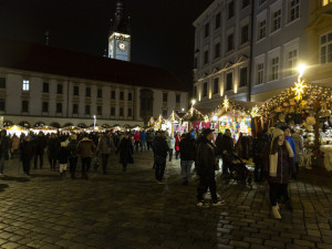 Vánoční trhy v Olomouci představily program i novinky. Lákají na koncerty i punčovou stezku