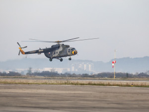 Střelba na letišti u Přerova: policisté cvičili zásah proti únoscům z vrtulníku