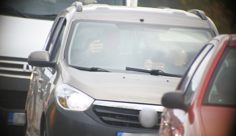 VIDEO: Řidiči si natáčeli vážnou nehodu na D1 u Lipníku. Policisté jim rozdali pokuty
