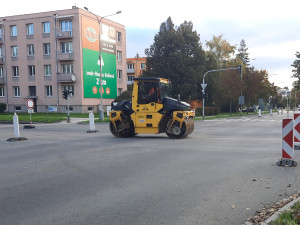 Opravy průtahu Olomoucí přinesou další komplikace. Křižovatka na třídě Svornosti bude do konce týden úplně uzavřená