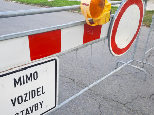 Opravy průtahu Olomoucí přinesou další komplikace. Křižovatka na třídě Svornosti bude do konce týden úplně uzavřená