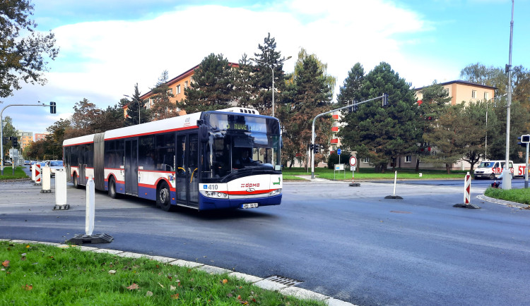 Opravy průtahu Olomoucí přinesou další komplikace. Křižovatka na třídě Svornosti bude do konce týden úplně uzavřená