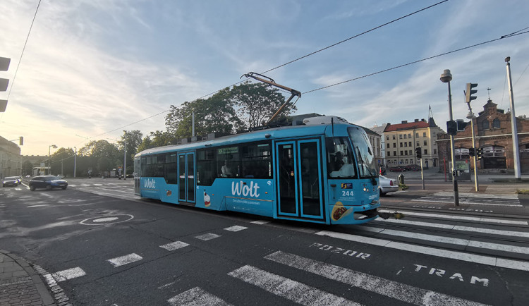 Olomoucká univerzita mapuje dopravní zvyklosti studentů a zaměstnanců. Kvůli snížení uhlíkové stopy