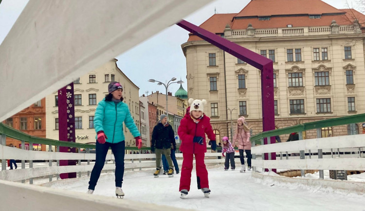 ANKETA: Dva měsíce do Štědrého dne. Jihlava láká na dvě kluziště, strom z Březinek přijede na náměstí 22. listopadu