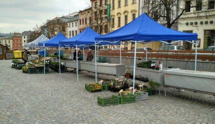 Tržnice na náměstí v Jihlavě brzy ukončí svůj provoz. Po zimní přestávce se otevře zase na jaře