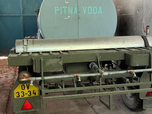 Je libo polní kuchyni, pragovku nebo elektrocentrály. Šumperk draží vyřazený materiál z civilní ochrany