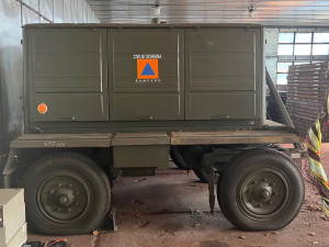 Je libo polní kuchyni, pragovku nebo elektrocentrály. Šumperk draží vyřazený materiál z civilní ochrany