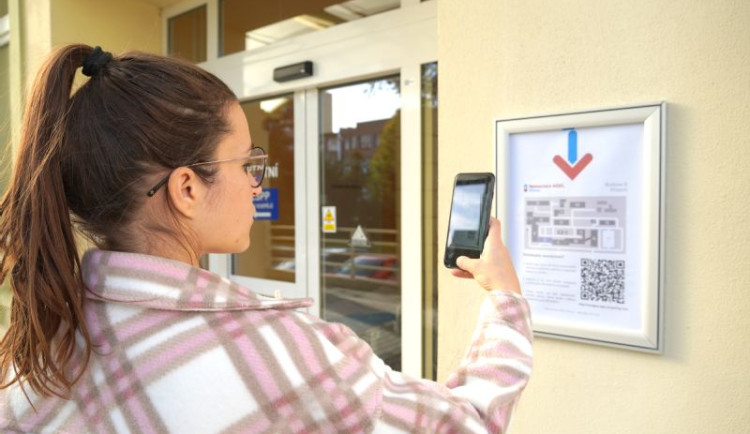 Speciální navigace pomáhá lidem v přerovské nemocnici. Systém se chystá i pro Šternberk a Prostějov