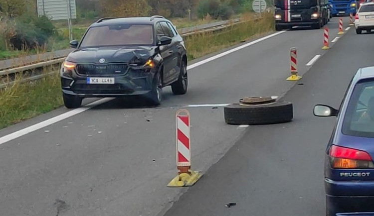 Dálnici D35 z Mohelnice na Olomouc zablokovala nehoda, k havárii došlo ve zúžení