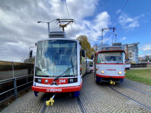 Tramvajím a autobusům v Olomouci narostly knírky. Dopravní podnik se opět připojil ke kampani Movember