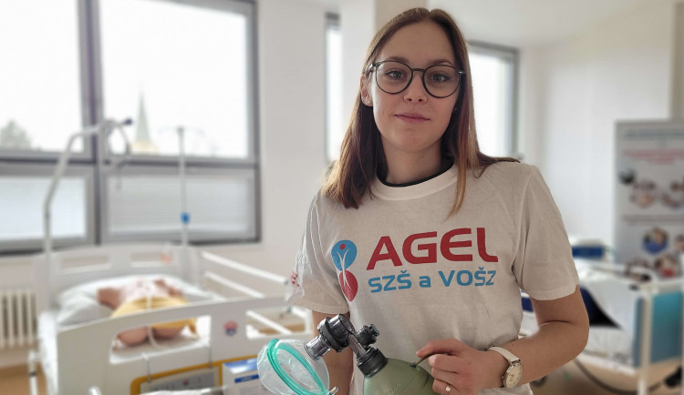 Přerovská zdravotnická škola otevírá nové kurzy pro sanitáře. Zájem je velký