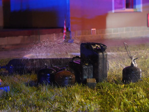 Plameny pohltily v Olomouci starší rodinný dům, jeden člověk utrpěl zranění