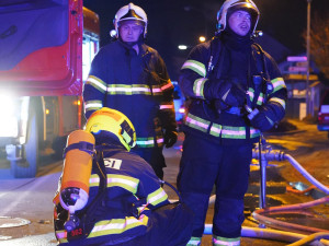 Plameny pohltily v Olomouci starší rodinný dům, jeden člověk utrpěl zranění