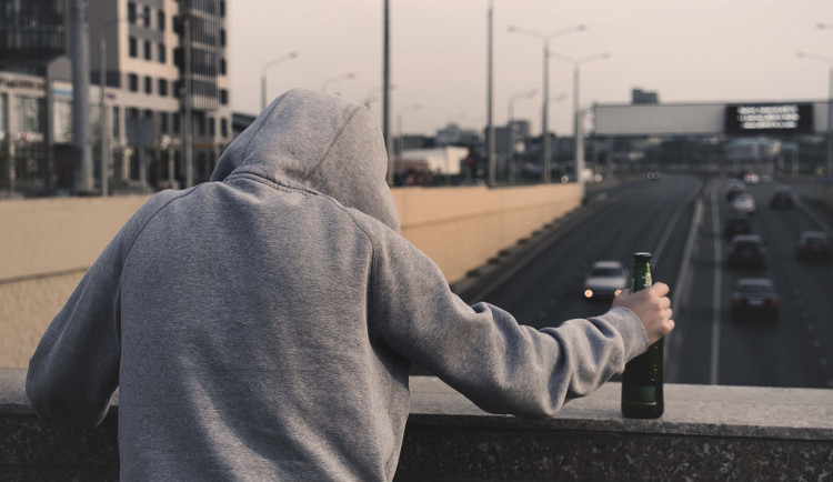 Zákaz alkoholu na veřejnosti. Mohelnická radnice zveřejnila vyhlášku