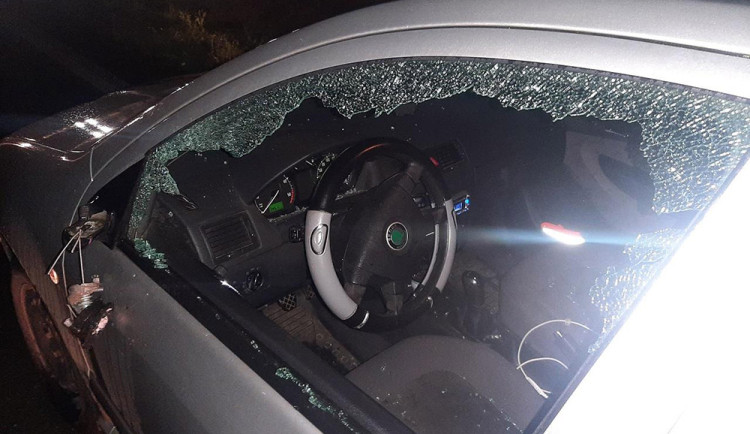 Dopravní nehoda mezi čerpací stanicí Křepelka a obcí Příkazy