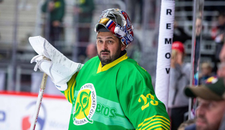 Roman Čechmánek v dresu Vsetína, legendární brankář zemřel ve věku 52 let