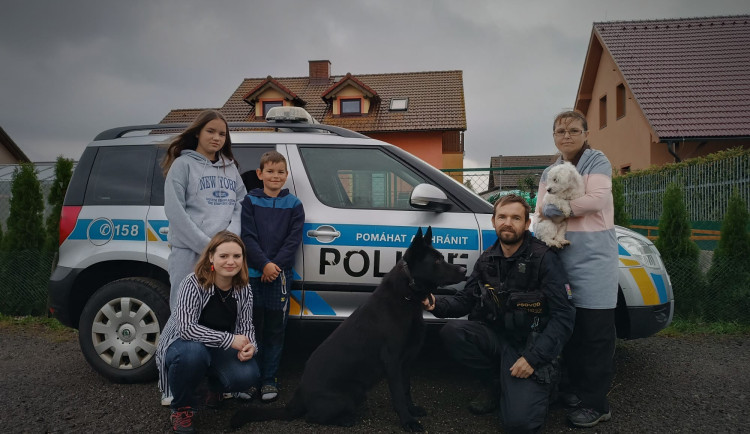 Policejní psovod a otec tří dětí z Vysočiny má nevyléčitelnou nemoc. Kolegové vyhlásili sbírku, aby mu pomohli