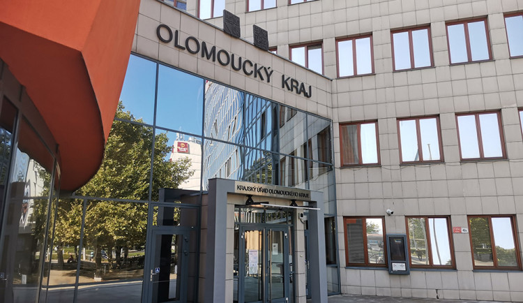 Rozruch v sídle Olomouckého kraje: kvůli raziím se mimořádně sejdou zástupci koalice