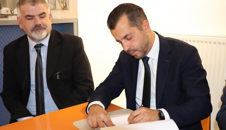 Obviněný Michal Zácha (vpravo), vedle něj náměstek přerovského primátora Miloslav Dohnal - ilustrační foto