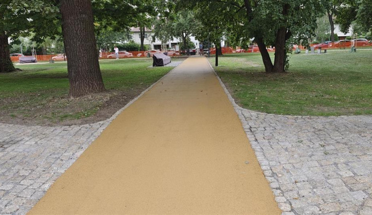 Revitalizovaný park Na Solidaritě je komunálním projektem roku 2023