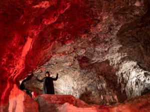 Mladečské jeskyně se poprvé promění v peklo s čerty. Po rodičích dětí budou chtít seznam hříchů