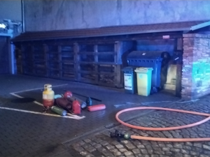 Požár poničil dům v Olomouci. Jednoho hasiče zranil elektrický proud