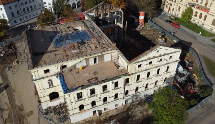 ANKETA: Budějce chystají rozpočet s miliardovým schodkem. Nejdražší akcí je Slavie