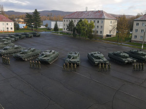 Silnější tankové střelby na Libavé: starousedlíci z okolí jsou zvyklí, nové obyvatele Leopardy ruší