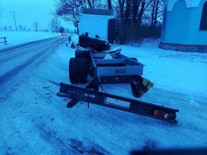 Nákladní auto vjelo pod železniční most u Čelechovic na Haní a urvalo korbu. Provoz na trati byl přerušen
