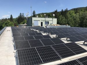 Jeseník sází na fotovoltaiku, bude mít téměř soběstačnou administrativní budovu. Investice byla 3,5 milionu