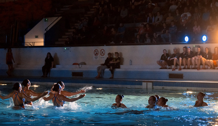 Předvánoční Cesta kolem světa: olomoucké akvabely chystají sérii oblíbených adventních vystoupení