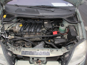 Ukradený katalyzátor i baterie, provrtaná nádrž. Dva dny opuštěné auto na Olomoucku zřídil zloděj