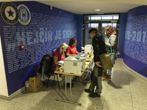 FOTOGALERIE: 470 mililitrů nejen modré krve. Fotbalová Sigma Olomouc hostila speciální odběr