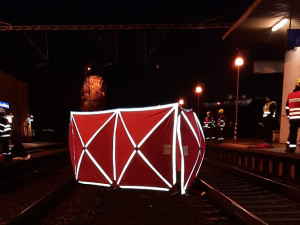 Tragická nehoda v Lipníku nad Bečvou: muže usmrtil vlak při přebíhání přes koleje