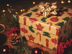 ANKETA: Vánoce budou letos skromnější, na dárcích bude šetřit 60 procent Čechů, tvrdí průzkum