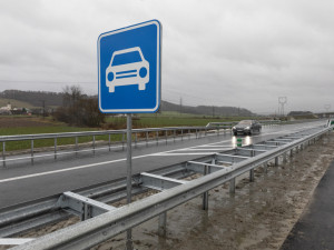 FOTOGALERIE: Důležitý obchvat u Šumperka je hotový. Nový úsek otestoval i premiér Fiala