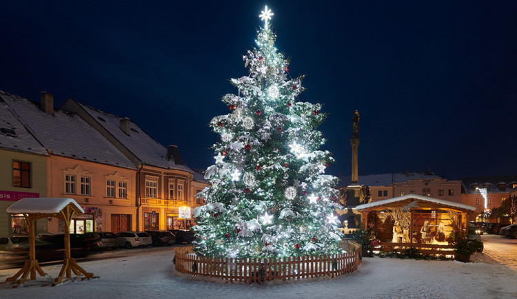 Čtenáři rozhodli. Nejkrásnější vánoční stromeček je letos na náměstí v Mohelnici