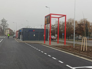 Obyvatelé Litovle se dočkali. V lednu začne fungovat nový autobusový terminál s moderní technologií