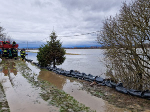 Stav ohrožení v Olomouci. Morava vystoupala na třetí stupeň, hladina překročila 430 centimetrů