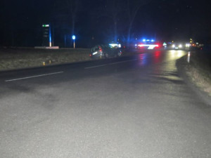 Opilý senior jel ke kadeřníkovi do Smržic. S autem skončil ve sloupku