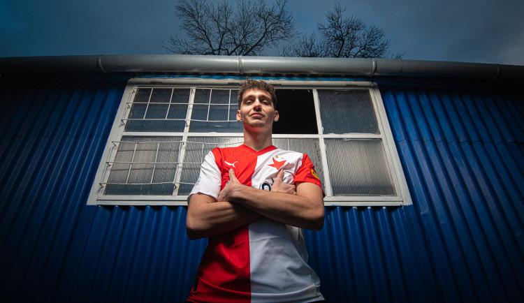 size3-17036978633208-241-neobycejni-mojmir-chytil-hriste-za-barakem-hattrick-v-repre-a-laska-ke-slavii