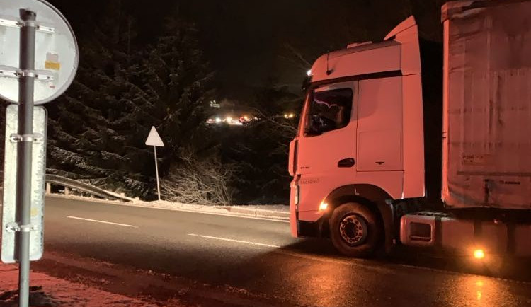 Hraniční přechod z Česka do Německa byl neprůjezdný. Uzavřeli ho farmáři