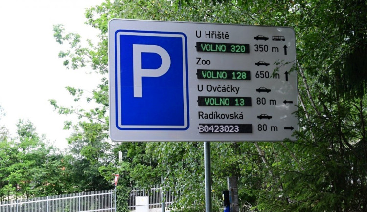 ANKETA: Parkování na Svatém Kopečku je levnější. Olomoučané, kteří sem jezdí na výlety, nezaplatí majlant