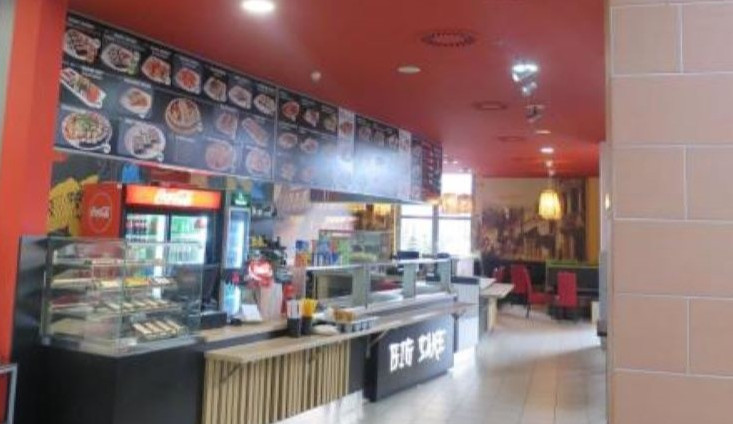 Trus hlodavců a zanedbaný úklid v asijském bistru v Olympii. Potravinářská inspekce ho zavřela