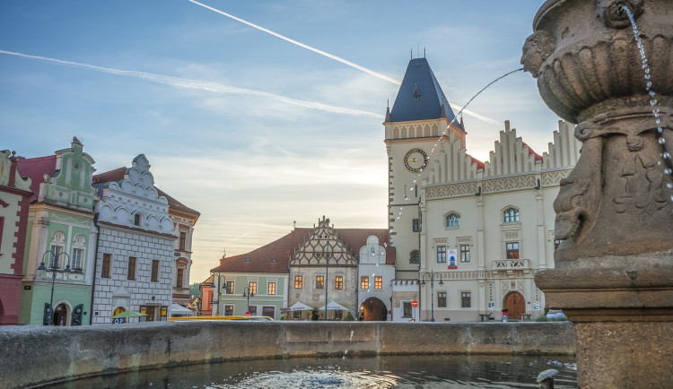 KULTURNÍ TIPY: Hřebčinec zve na prohlídku, muzeum pořádá procházku městem