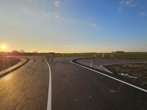 Dnes se otevře nová spojka z Přerova do Bochoře. Bývalou silnici přerušila budovaná dálnice D1