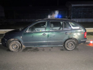 Řidič srazil na Přerovsku holčičku, musel přiletět vrtulník. Zrovna vystoupila z havarovaného vozu