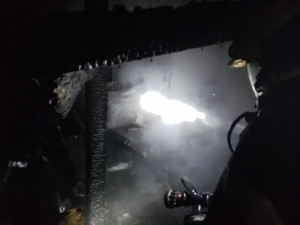 V Olomouci v noci hořela obytná chata, škoda překročí dva miliony