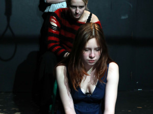 Obraz pekla v režii Slovanského tyátru. Olomoučtí studenti v několika reprízách představí novou inscenaci