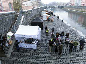 Slabá elektřina na olomoucké náplavce? Soustavu prověřil vyšší odběr při vánočních trzích